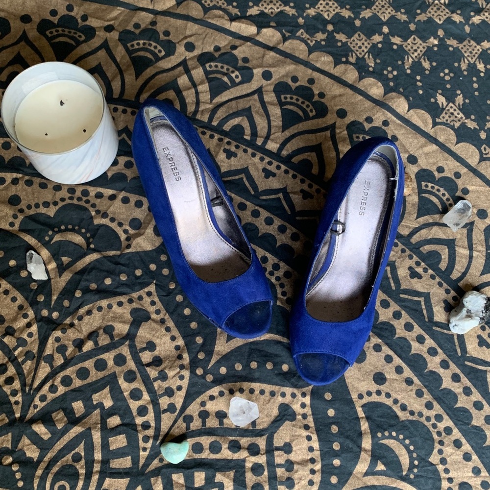faux suede peep toe wedges 💙🌌✨